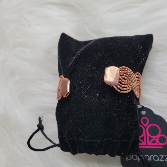 Paparazzi Rosegold Twist Baraclet - Picture 2 of 4